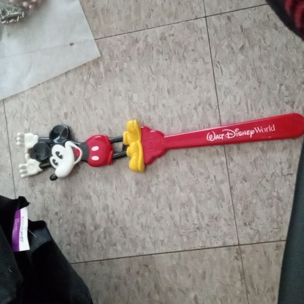 Mickey Mouse Back Scratcher